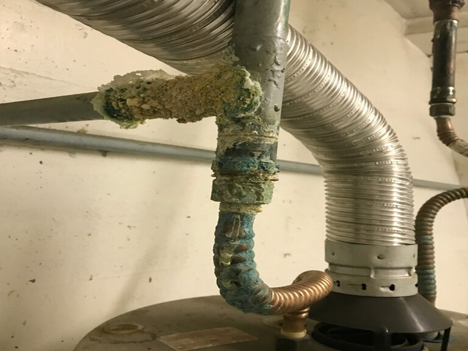 https://nolascoplumbing.com/wp-content/uploads/2022/03/These-leaks-in-pipes.jpg
